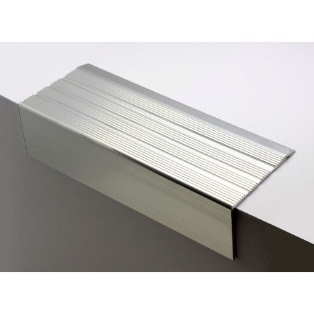 Nez de marches strié aluminium filé 668400